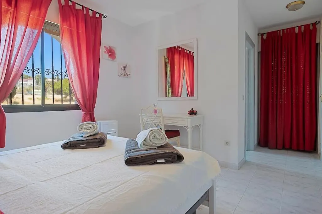 Сasa de vacaciones Marbella, Close To The Beach, Shared Pool, 5 Bedrooms